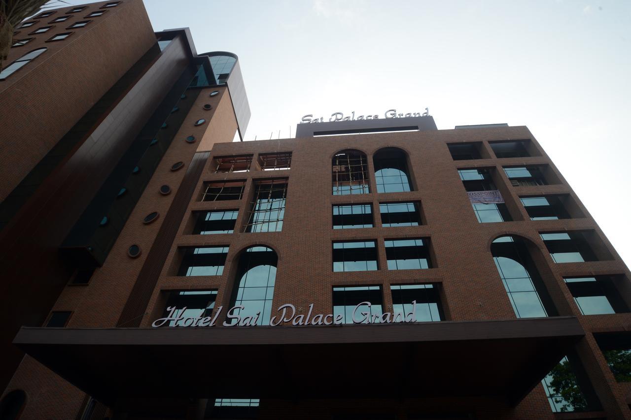 Sai Palace Grand, Malad Мумбай Екстериор снимка