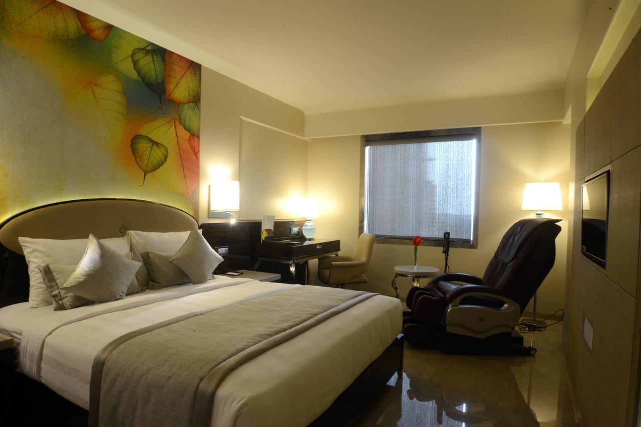 Sai Palace Grand, Malad Мумбай Екстериор снимка