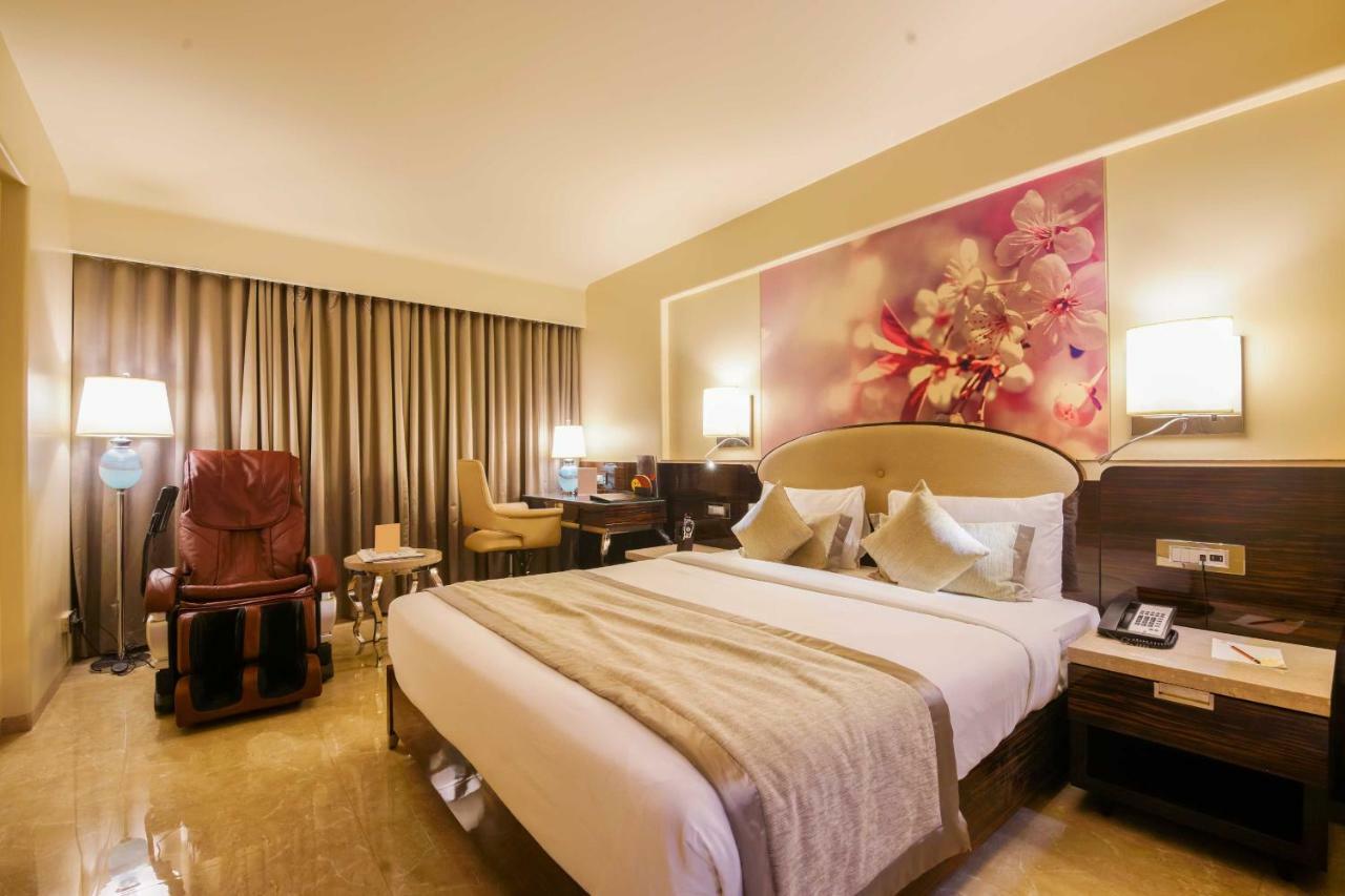 Sai Palace Grand, Malad Мумбай Екстериор снимка