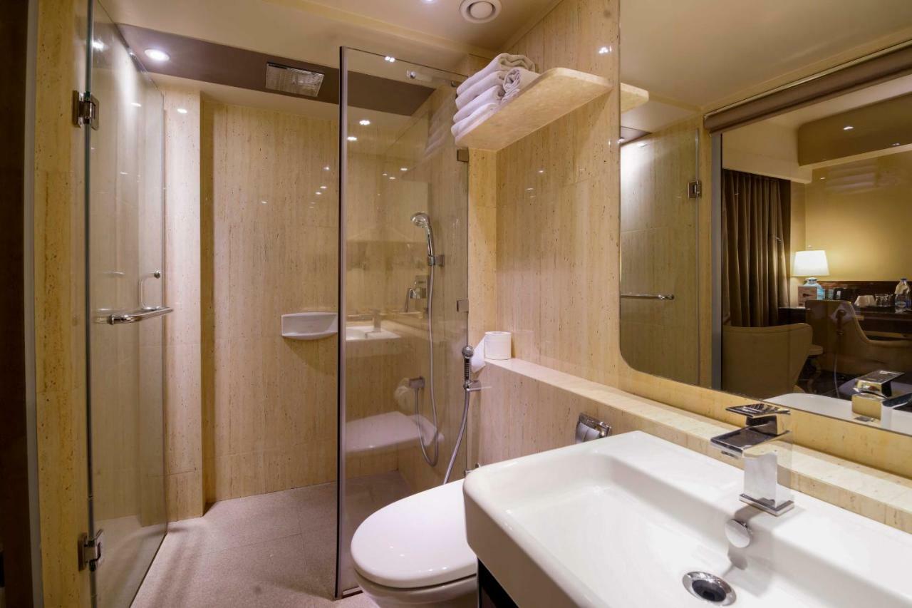 Sai Palace Grand, Malad Мумбай Екстериор снимка