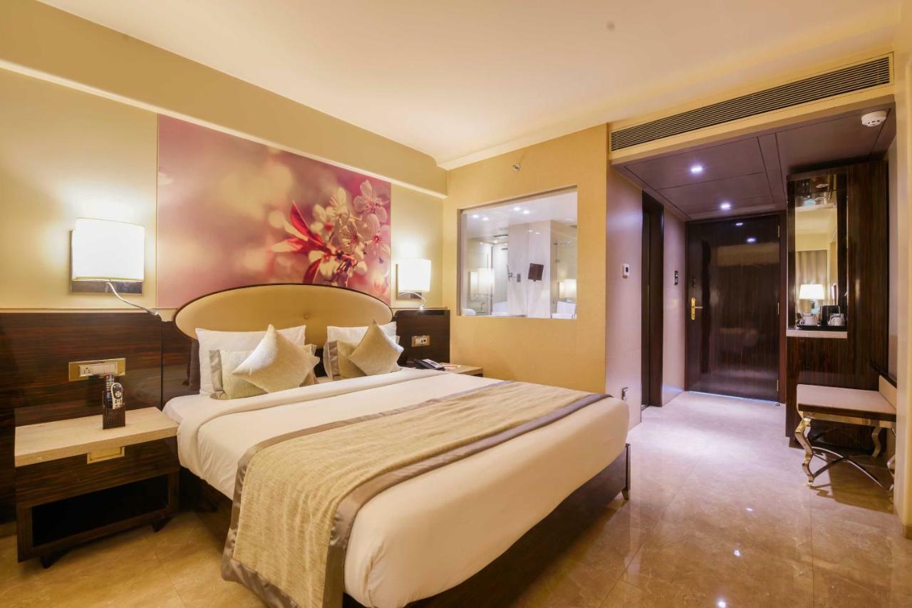 Sai Palace Grand, Malad Мумбай Екстериор снимка